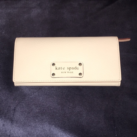 kate spade Handbags - Kate Spade Wallet Cream White Pebble Leather